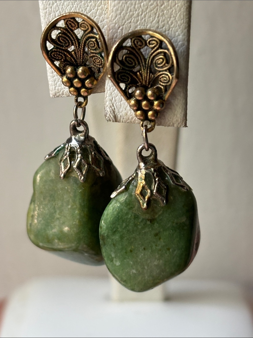 🔴Natural Green Jade Gold-Tone Drop Earrings, Vintage